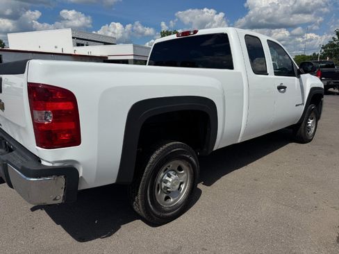 Used 2009 Chevrolet Silverado 2500 W/T AWD/4WD image 11