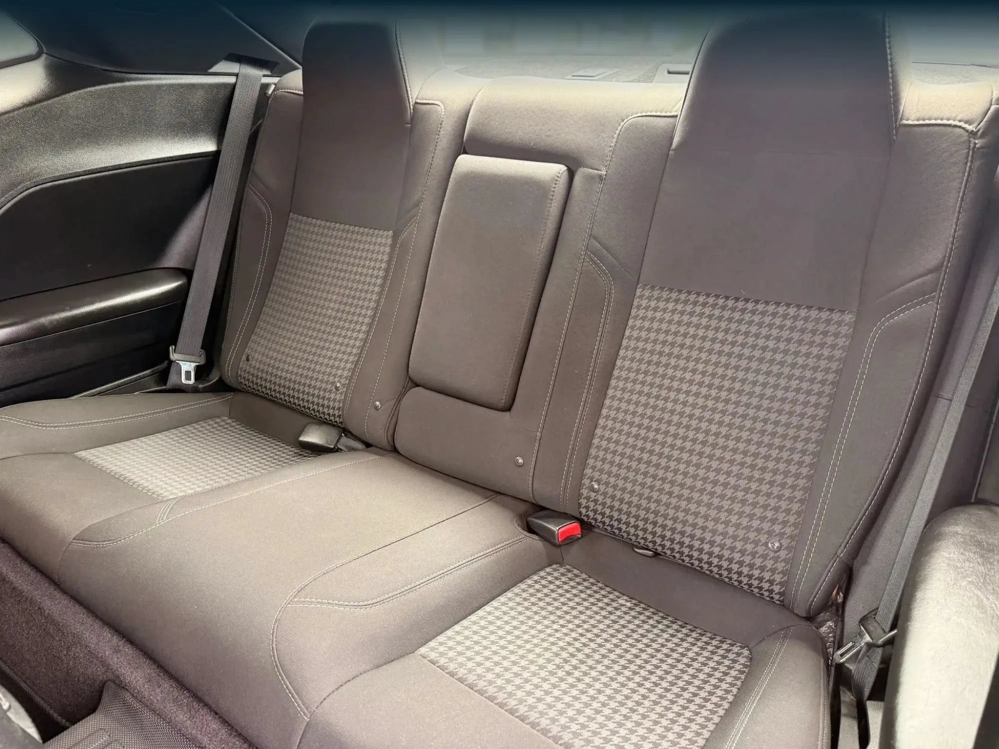 Used 2018 Dodge Challenger SXT RWD image 21