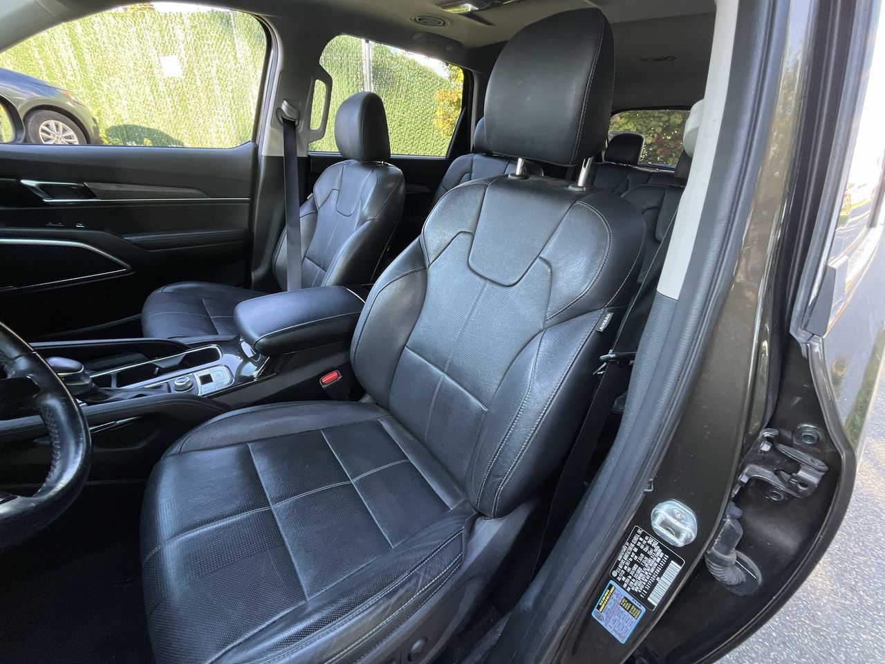 Used 2021 Kia Telluride EX w/ EX Premium Package AWD/4WD image 5
