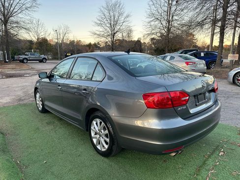 Used 2012 Volkswagen Jetta SE image 5