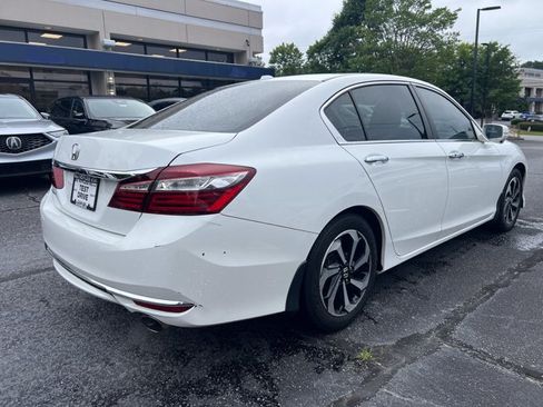 Used 2016 Honda Accord EX image 5