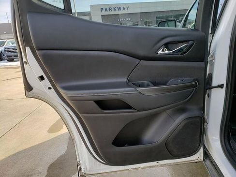 Used 2018 GMC Acadia SLT w/ LPO, Floor Liner Package image 15