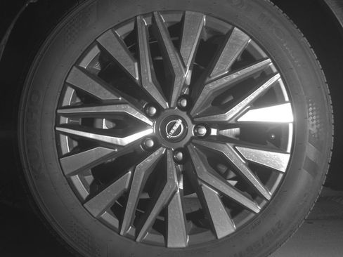 Used 2025 Nissan Altima 2.5 SV FWD image 12