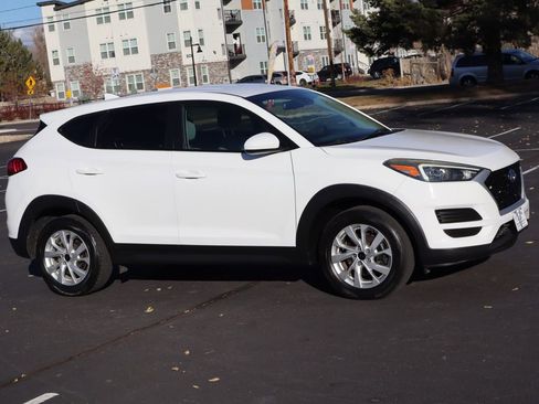 Used 2019 Hyundai Tucson SE image 2