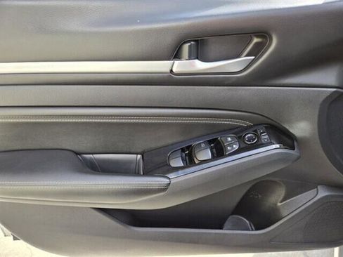 Used 2022 Nissan Altima 2.5 SV w/ SV Premium Package image 22