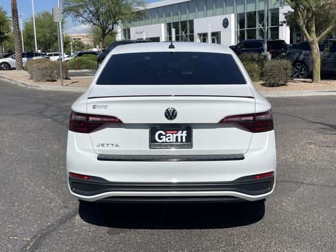 Used 2024 Volkswagen Jetta Sport FWD image 4