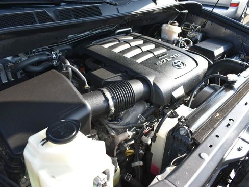 Used 2013 Toyota Sequoia SR5 AWD/4WD image 51