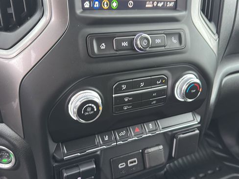 Used 2024 GMC Sierra 2500 Pro w/ Convenience Package image 29