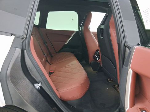 Used 2023 BMW iX xDrive50 w/ Sport Package image 30