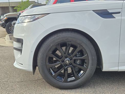 Used 2024 Land Rover Range Rover Sport Dynamic SE AWD/4WD image 7