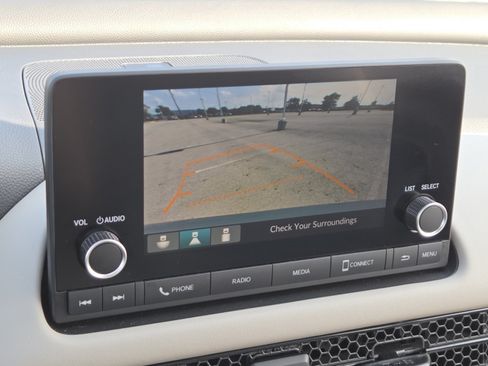 Used 2025 Honda HR-V LX image 9