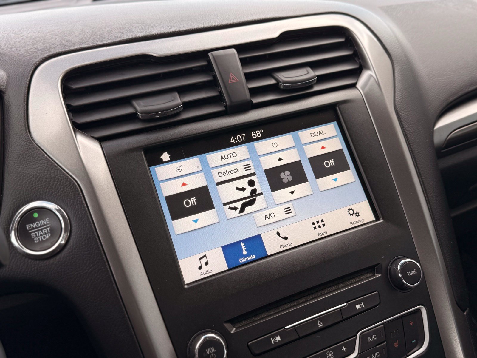 Used 2018 Ford Fusion SE w/ Equipment Group 602A FWD image 30
