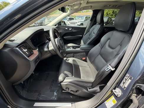 Used 2023 Volvo XC60 B6 Ultimate w/ Climate Package AWD/4WD image 10