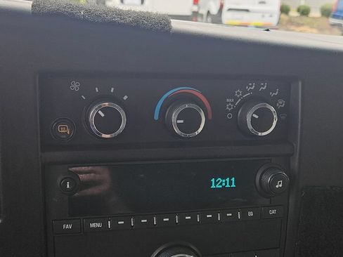Used 2021 Chevrolet Express 2500 RWD image 16