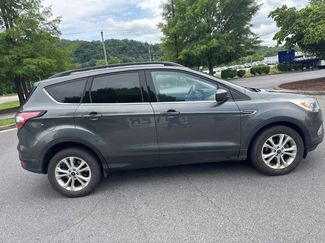 Used 2017 Ford Escape SE w/ Equipment Group 201A FWD video 2