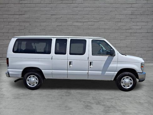 Used 2011 Ford E-350 and Econoline 350 XLT RWD image 13