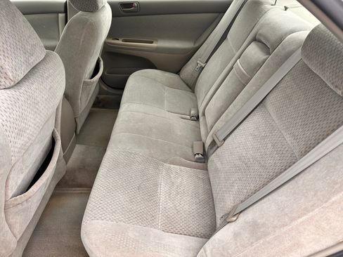 Used 2004 Toyota Camry LE image 6
