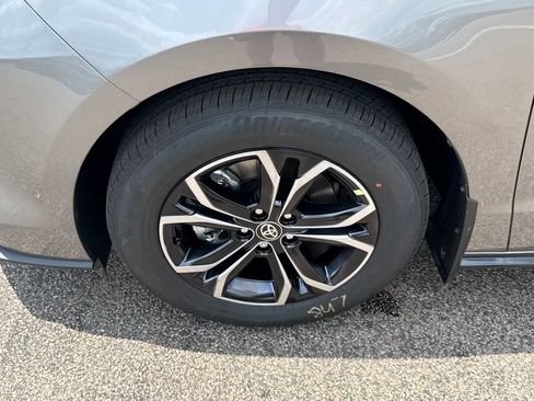 New 2026 Toyota Sienna Platinum AWD/4WD image 40
