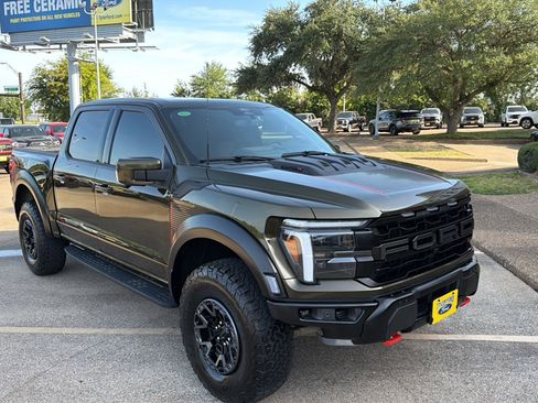 Used 2025 Ford F150 Raptor w/ Equipment Group 803A Raptor R AWD/4WD image 3