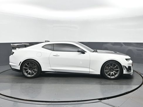Used 2019 Chevrolet Camaro ZL1 RWD image 2
