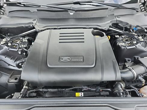 Certified 2025 Land Rover Discovery S AWD/4WD image 33