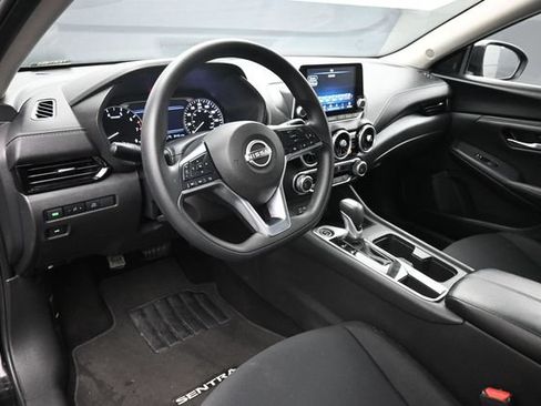Used 2025 Nissan Sentra SV FWD image 13