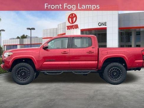 Used 2020 Toyota Tacoma SR5 w/ Technology Package image 9