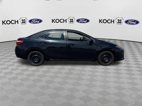Used 2018 Toyota Corolla LE w/ Carpet Mat Package (TMS) FWD image 9