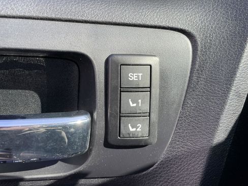 Used 2020 Toyota Tundra Platinum image 33