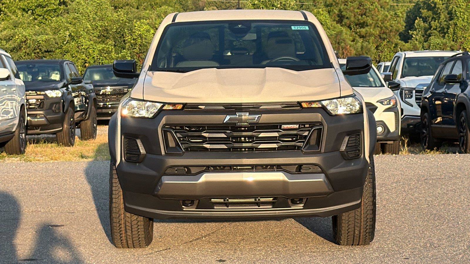 New 2026 Chevrolet Colorado Trail Boss AWD/4WD image 2