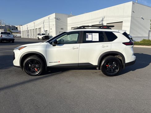 Used 2025 Nissan Rogue SV AWD/4WD image 6