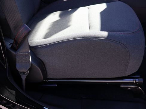 Used 2024 Jeep Gladiator Rubicon w/ Technology Group image 10