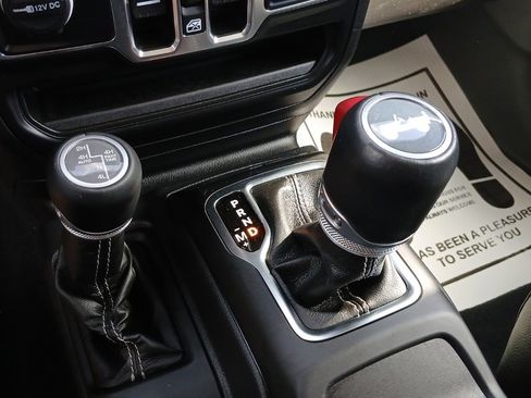 Certified 2022 Jeep Wrangler Unlimited Sahara w/ Cold Weather Group image 11