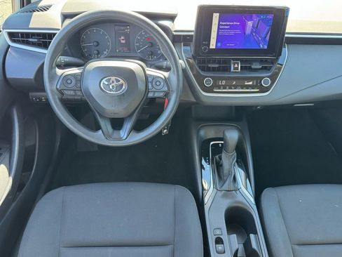 Used 2025 Toyota Corolla LE image 14