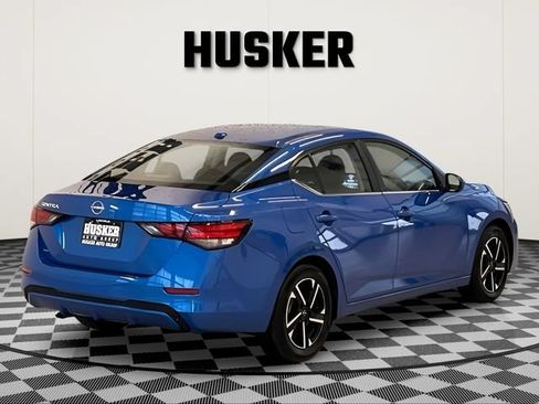 Used 2025 Nissan Sentra SV FWD image 8