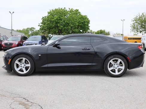 Used 2017 Chevrolet Camaro LT RWD image 8