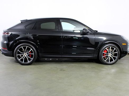 Certified 2026 Porsche Cayenne S AWD/4WD image 8
