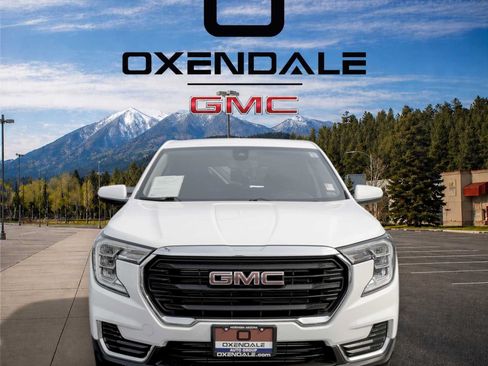 Used 2024 GMC Terrain SLE AWD/4WD image 3