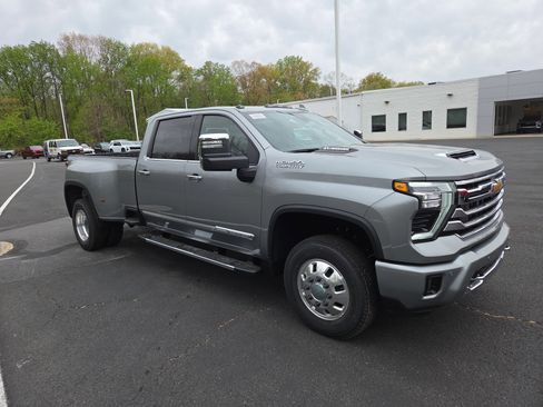 New 2026 Chevrolet Silverado 3500 High Country w/ Technology Package AWD/4WD image 1