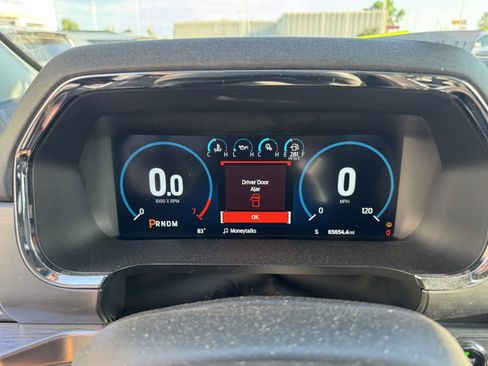 Used 2021 Ford F150 Lariat w/ Equipment Group 502A High AWD/4WD image 8