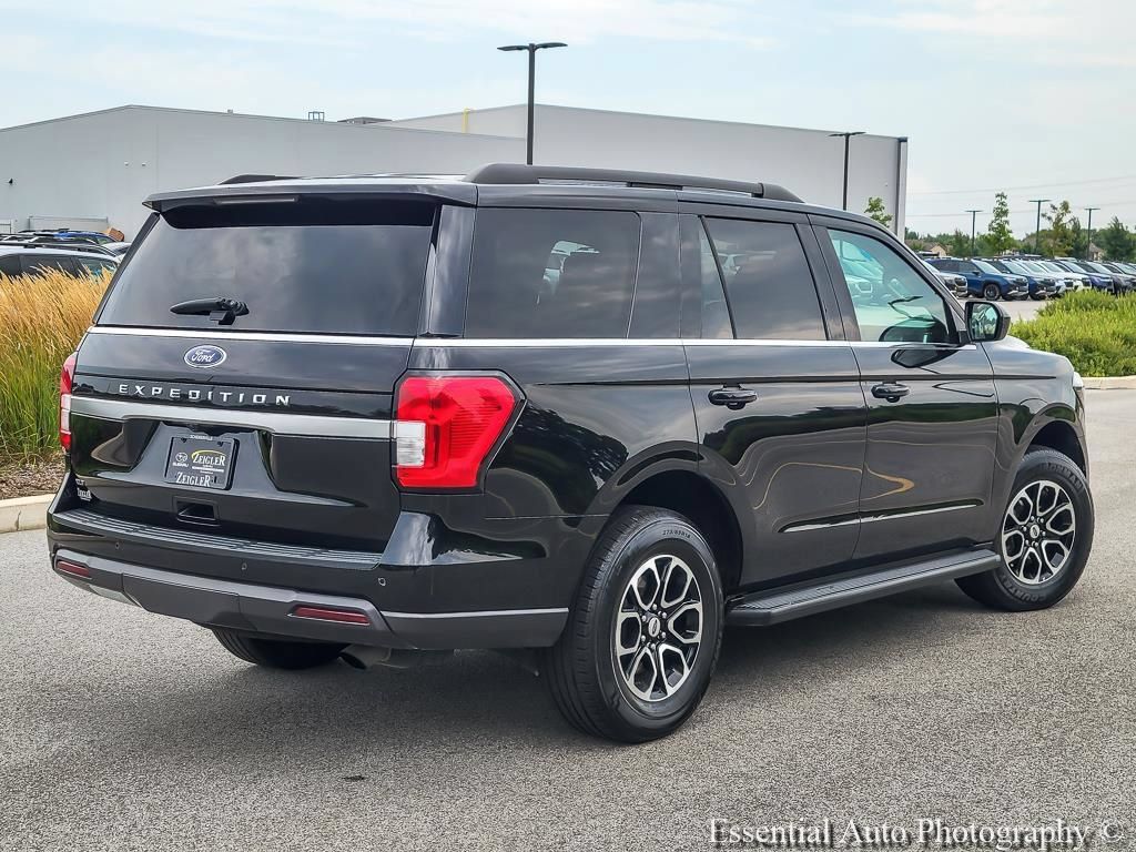 Used 2024 Ford Expedition XLT AWD/4WD image 7