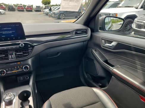 Used 2025 Ford Escape ST-Line AWD/4WD image 17