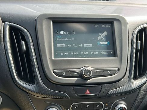 Used 2018 Chevrolet Equinox LT image 15