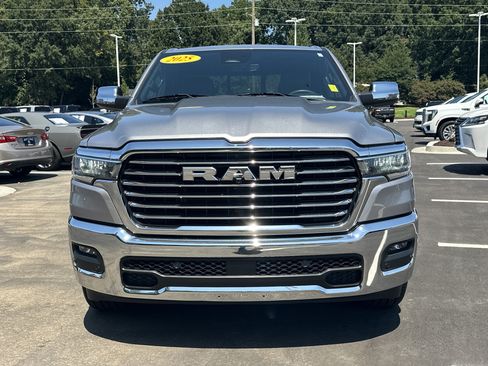 Used 2025 RAM 1500 Laramie AWD/4WD image 3