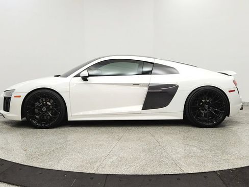 Used 2017 Audi R8 V10 AWD/4WD image 2