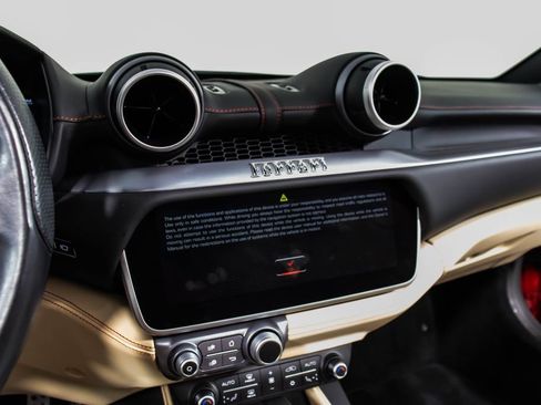 Certified 2019 Ferrari Portofino image 41