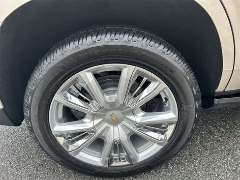 Used 2021 Chevrolet Tahoe High Country w/ Premium Package image 12