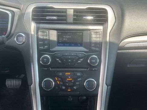 Used 2018 Ford Fusion S FWD image 14