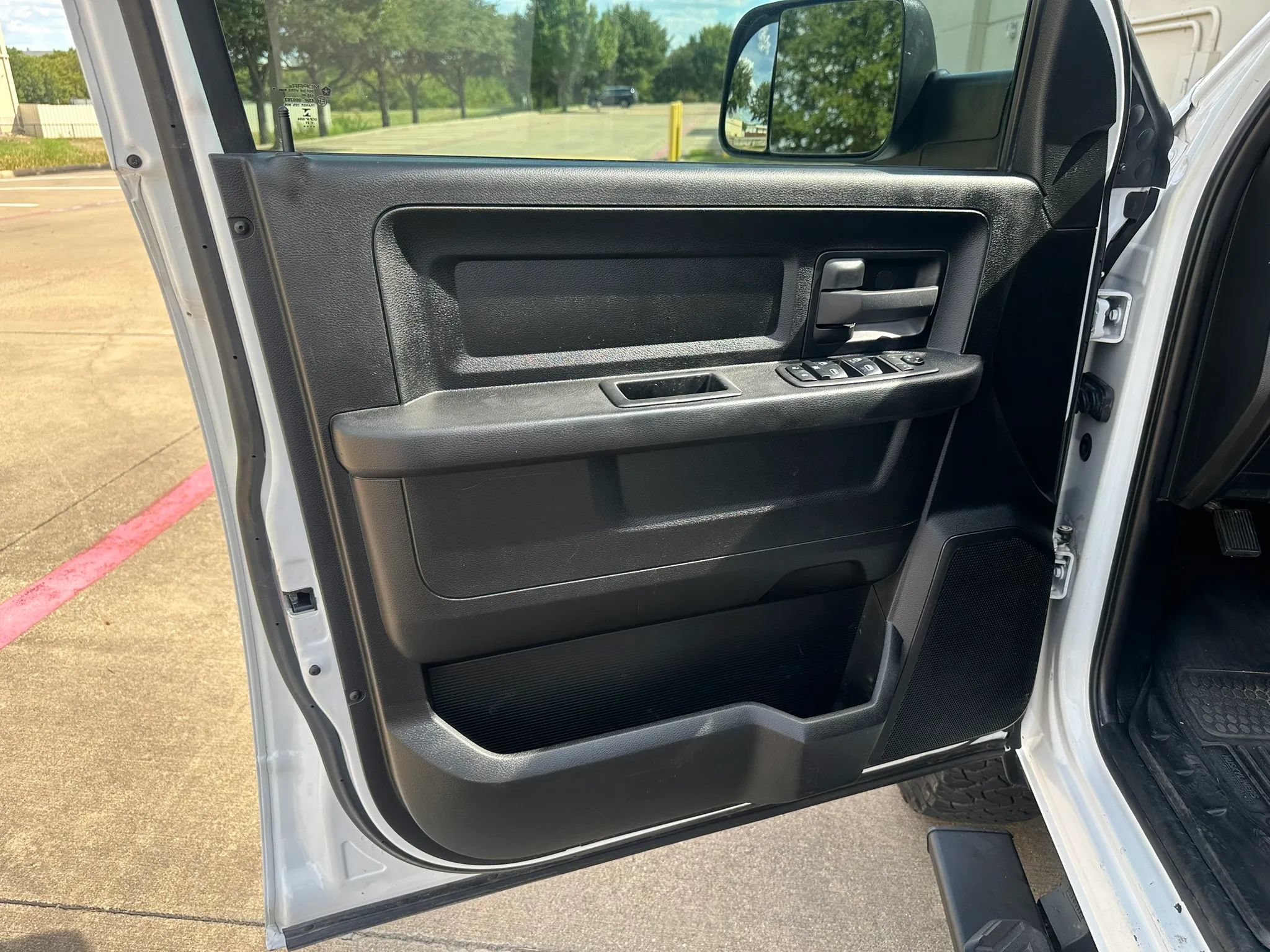 Used 2021 RAM 3500 Tradesman w/ Chrome Appearance Group AWD/4WD image 18