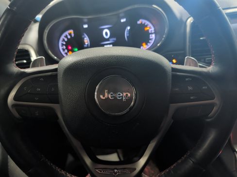 Used 2018 Jeep Grand Cherokee Trailhawk w/ Trailhawk Luxury Group AWD/4WD image 9
